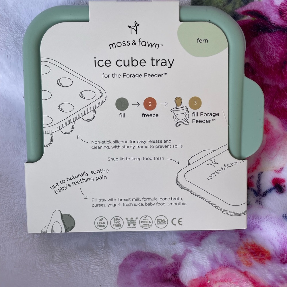 Moss & Fawn Silicone Ice Cube Tray for Forage Feeder in “fern”
